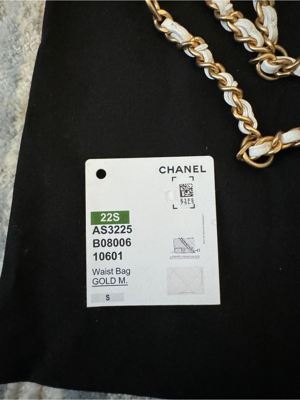 Chanel White Quilted Leather Waist Bag - Gold Hardware & CC Logo - Picture 10 of 11